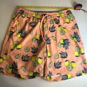 Hurley Men’s Lemon Swim Shorts Size M with stretchy liner